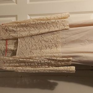 2X, Cream-co., sleeveless, lacey top with lacey light jacket and a satiny bottom